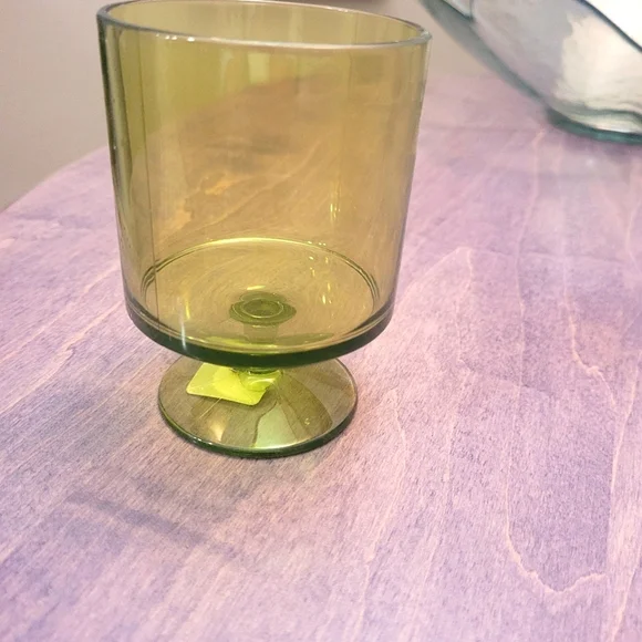 6 New Crate&Barrel Iridescent Acrylic Wine Glass Appox 4.5 Inch Tall - Picture 7 of 7